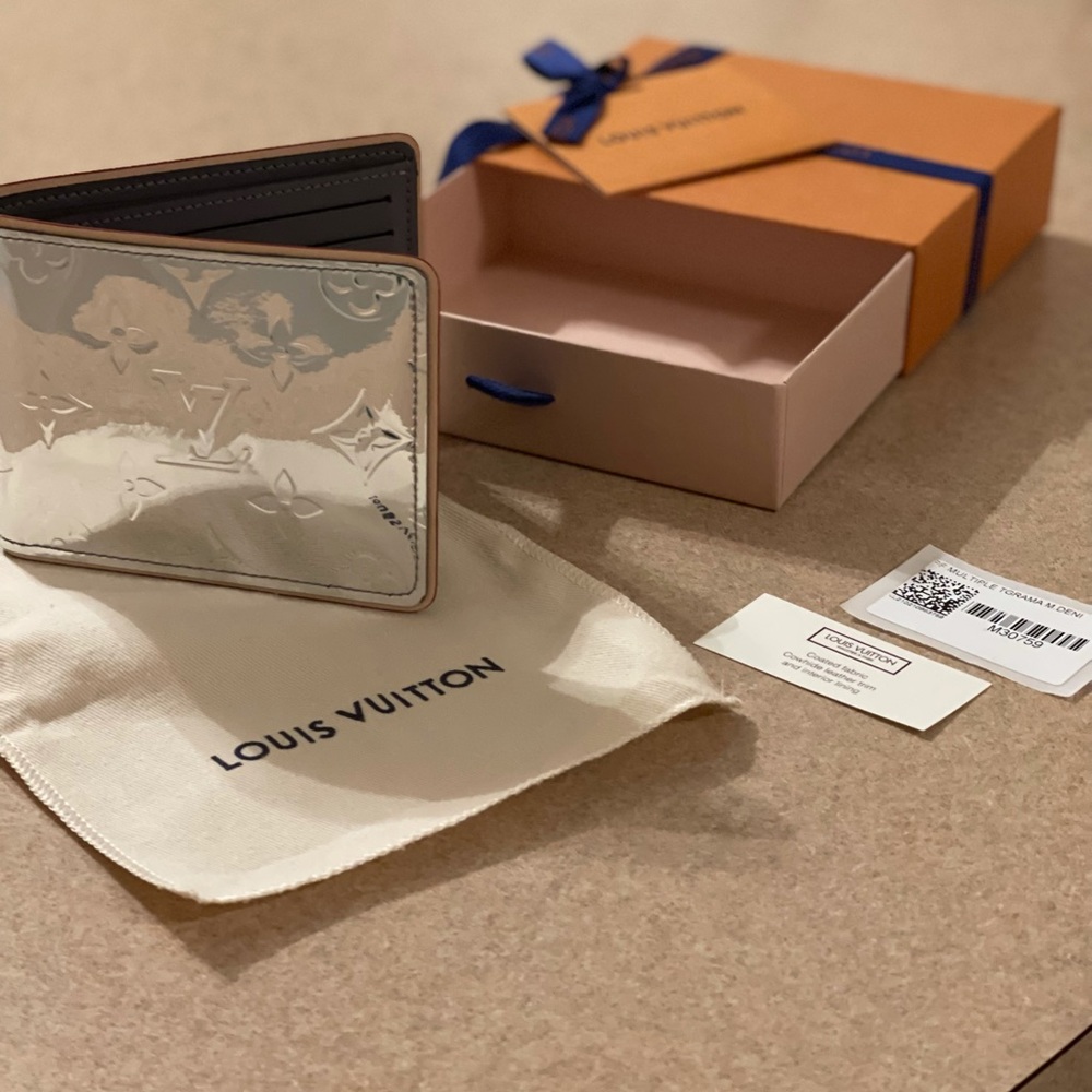 Louis Vuitton mirror wallet
